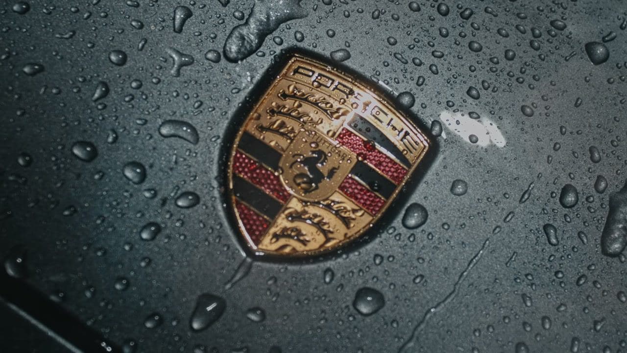 Porsche Cayenne Electric 01:02.000