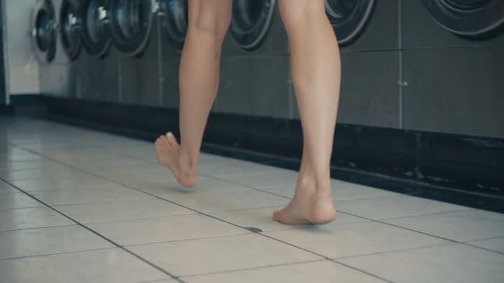F16